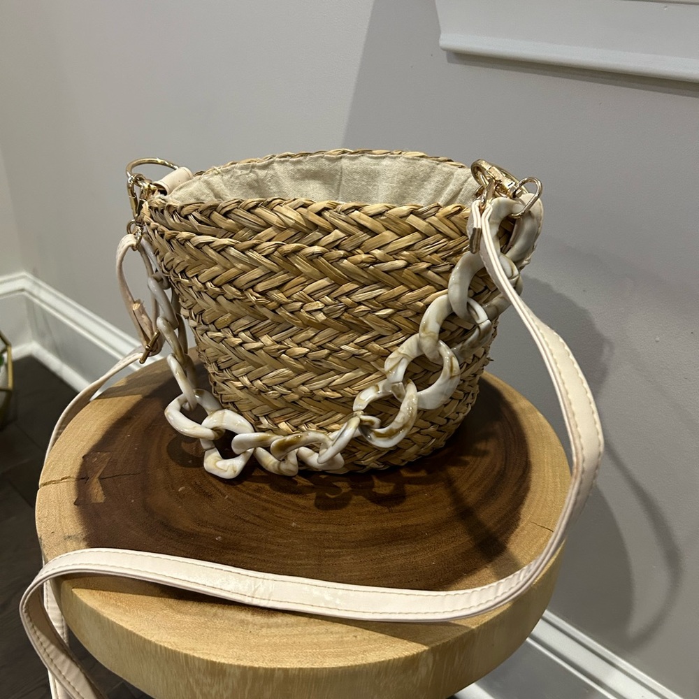 Cute summer wicker bag!